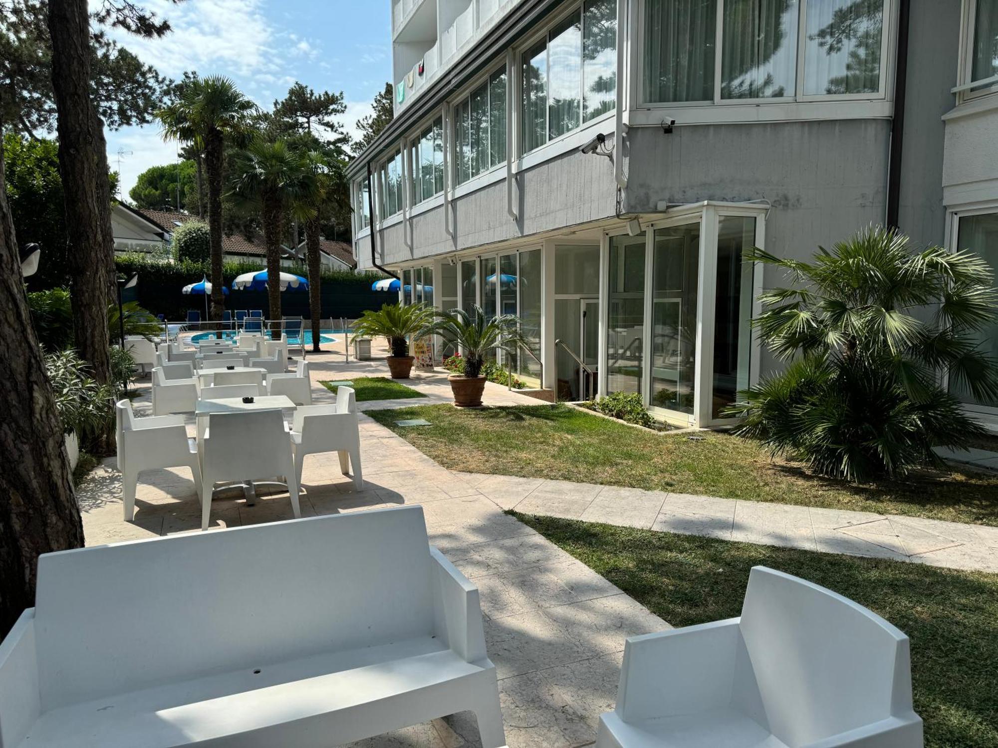 Hotel Carlton